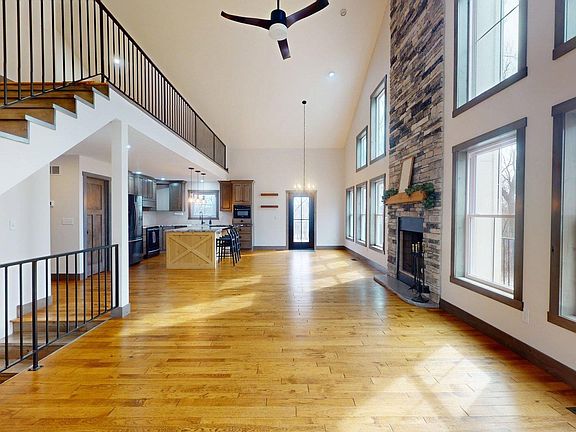 3rd image of 14830 Green Lawn Rd