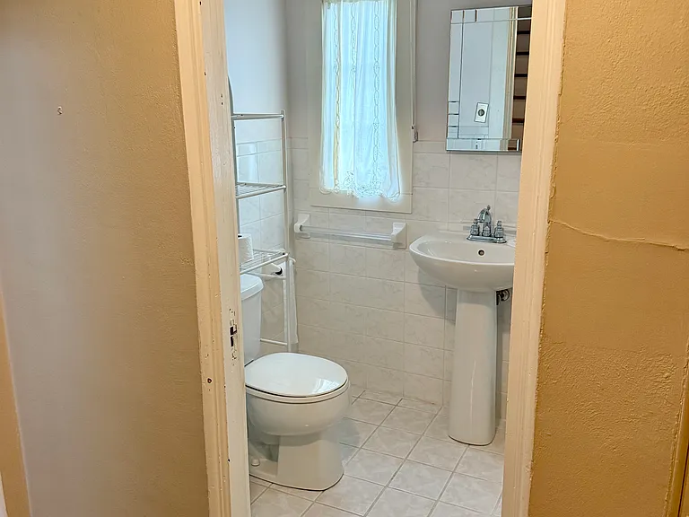 261 S Prospect St — Photo 22