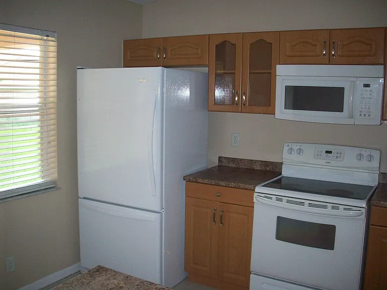1862 SW Grant Ave — Photo 2