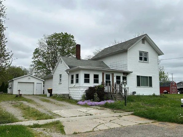 305 E Washington Ave, Vernon, MI 48476