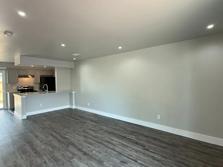 12184 E Kepner Pl — Photo 2