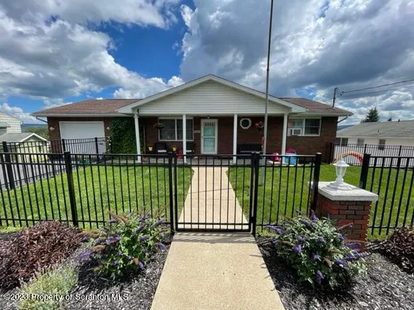 299 Roberts Dr, Dickson Cty, PA 18447