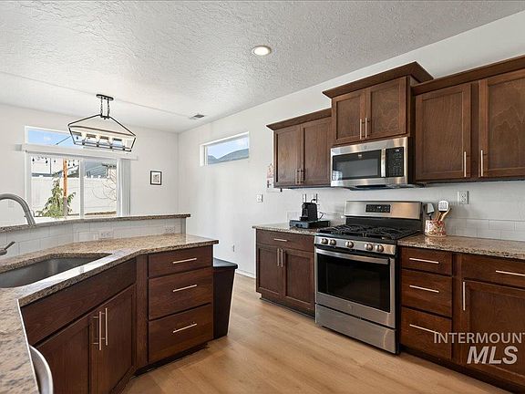 4th image of 1864 E Jade Falls St
