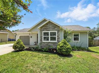 33825 Valley View St, De Soto, KS 66018