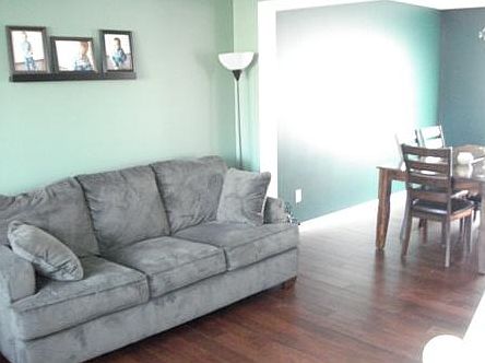 5th image of 503 E Castlebury Cir