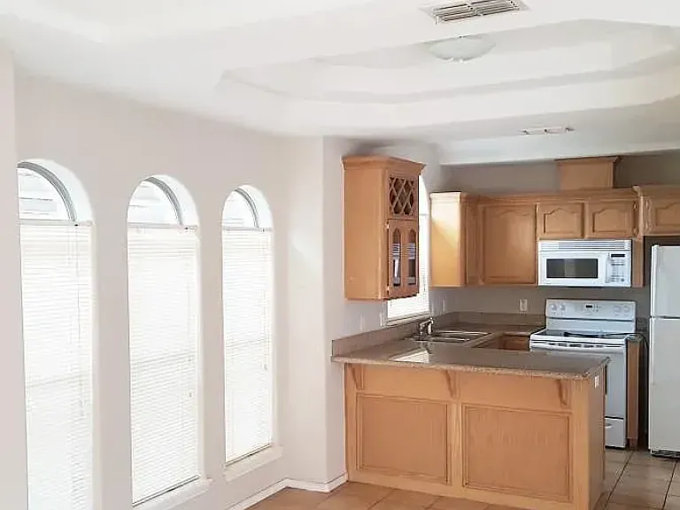 1002 S Palm Dr #3 — Photo 2