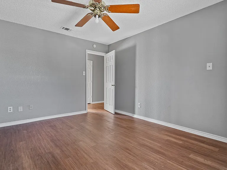 804 Custer St #1 — Photo 15