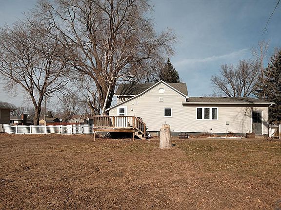 3rd image of 37 9th St SW