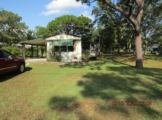 143 Delaware St, Carrabelle, FL 32322