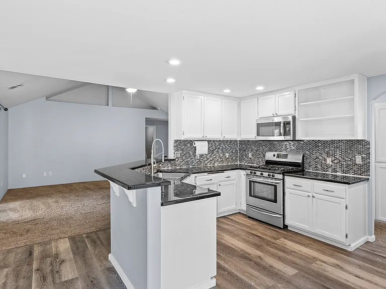 1016 Birmingham St — Photo 11