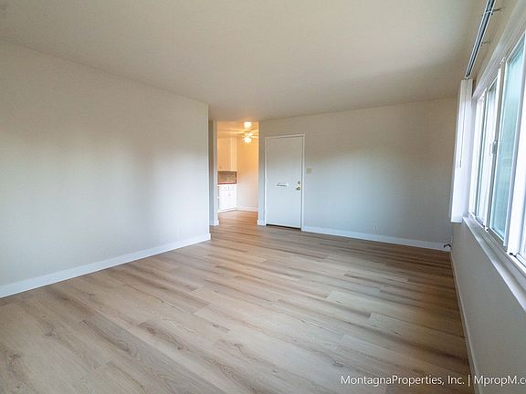 5th image of 1868 Davis St APT 1