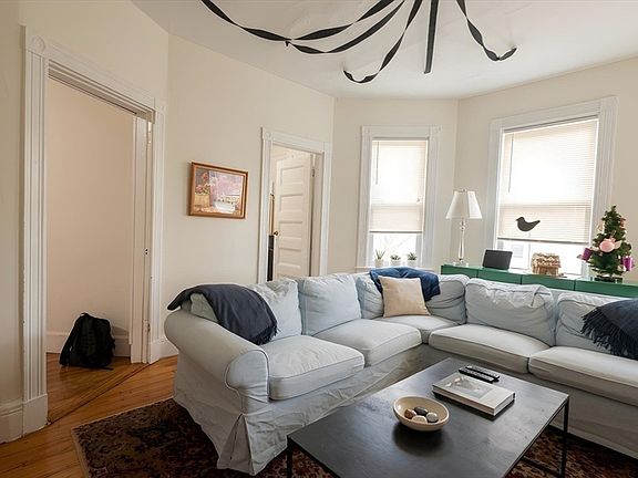 4th image of 26 Darling St #2