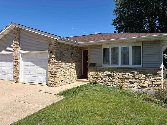 2nd image of 400 Lora Ct