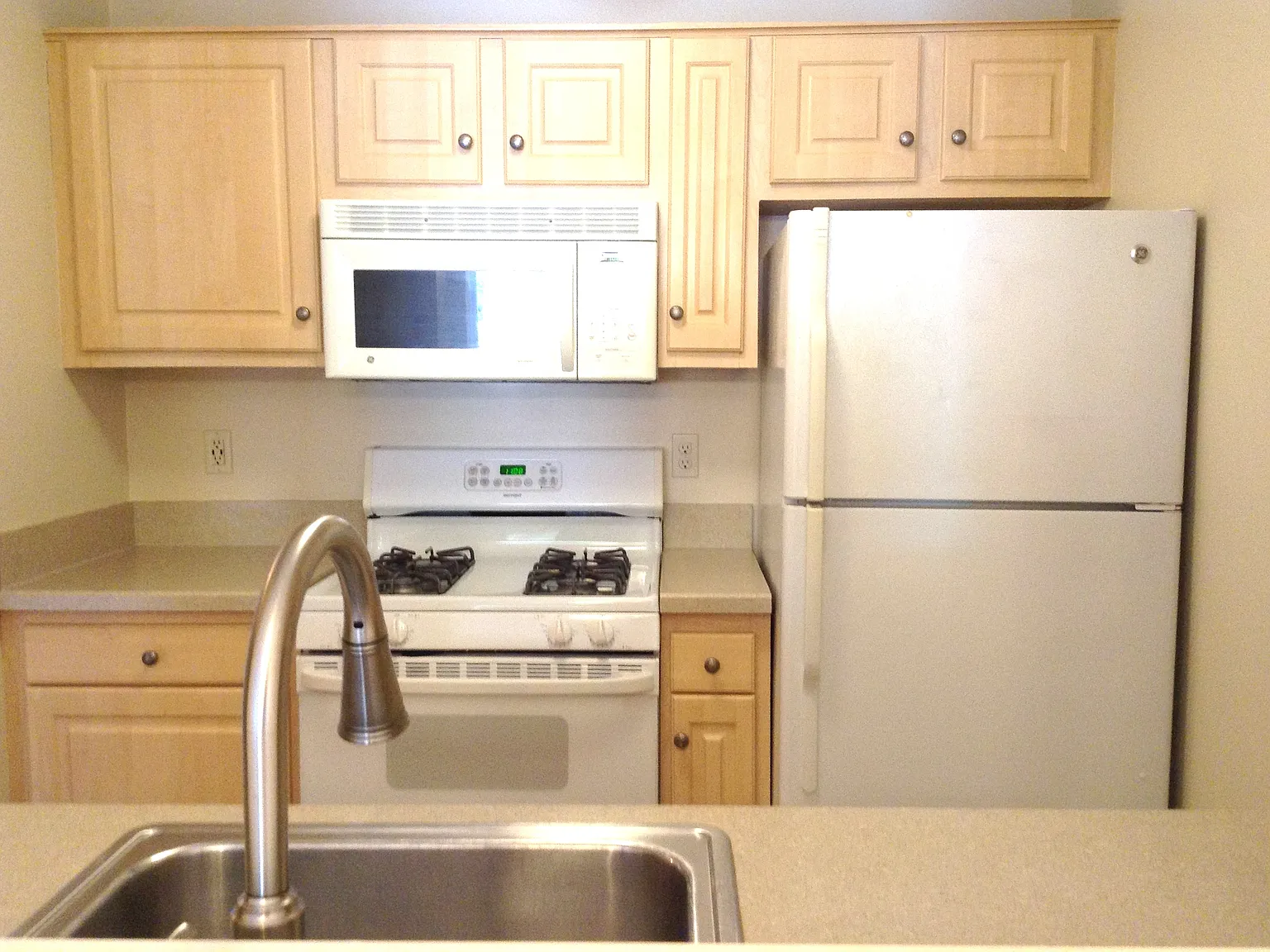 1 bed, 725 sqft, $1,700 — Photo 4