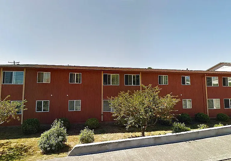 141 S River St — Photo 4