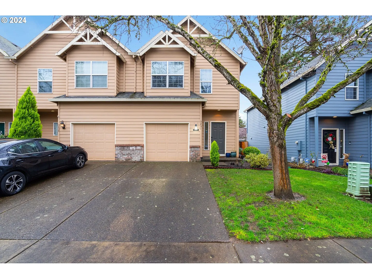 3231 SW 179th Ter photo 1