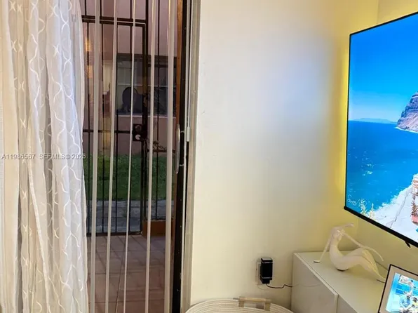 6425 W 27th Ct APT 102-6, Hialeah, FL 33016