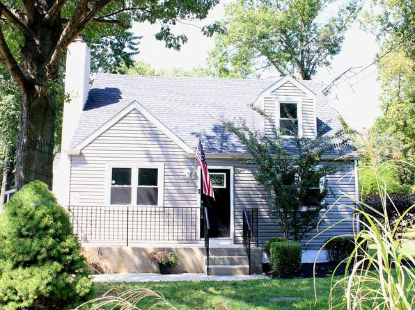 21 Beaver Ave, Mount Laurel, NJ 08054