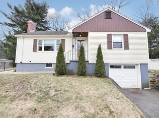 8 Hemlock Rd, West Roxbury, MA 02132