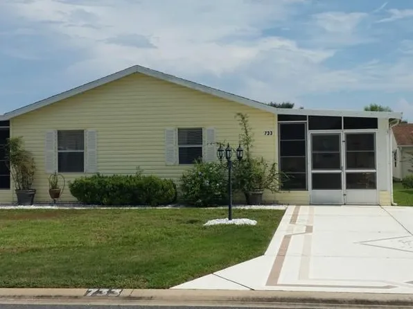 733 Prado Dr, Lady Lake, FL 32159