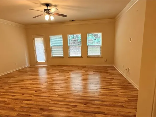 333 Knelston Oak Dr, Suwanee, GA 30024