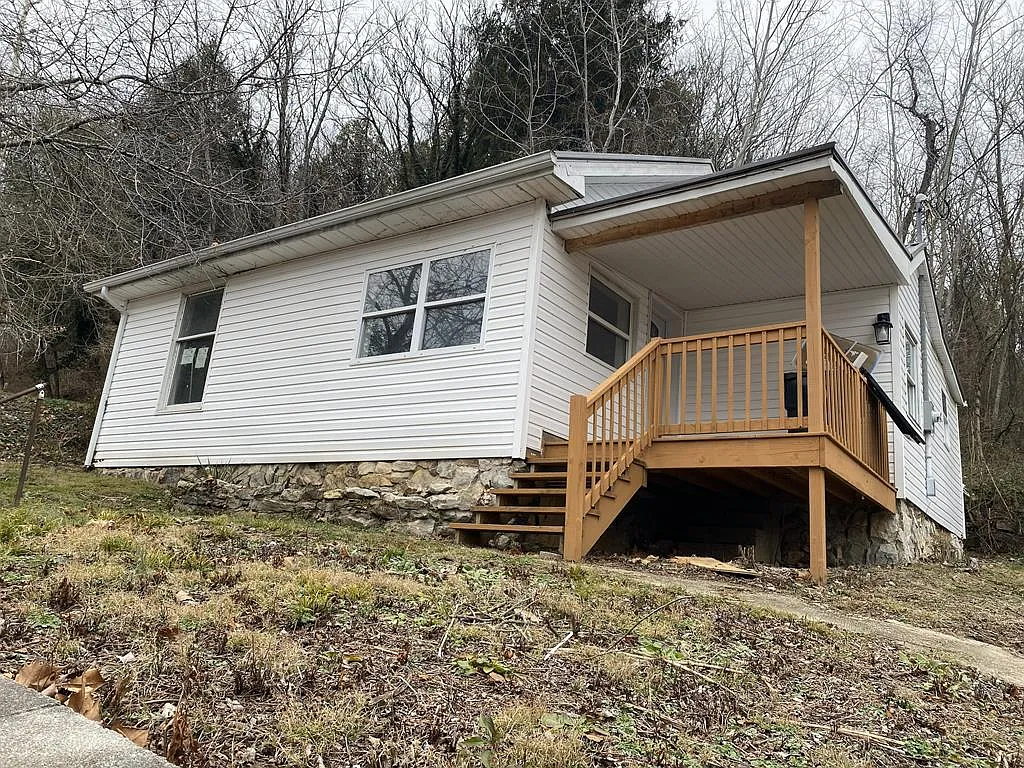 4123 Hill Rd photo 1