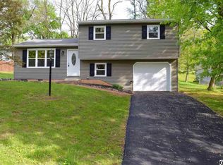 65 White Oak Ln, Etters, PA