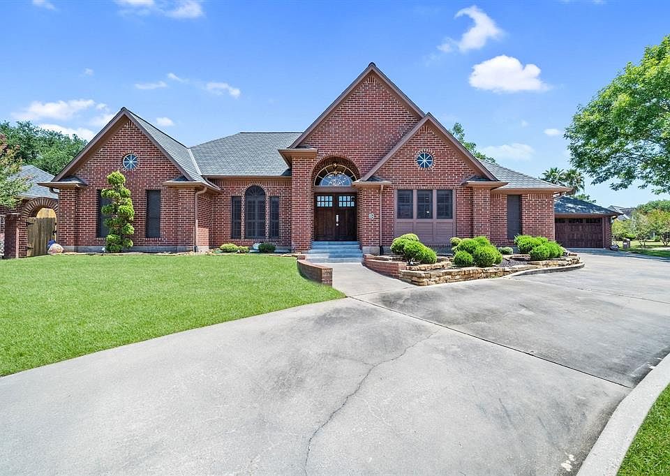 1st image of 224 Dawns Edge Dr