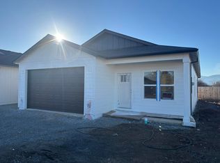 729 Dahl Pl #5, Medford, OR