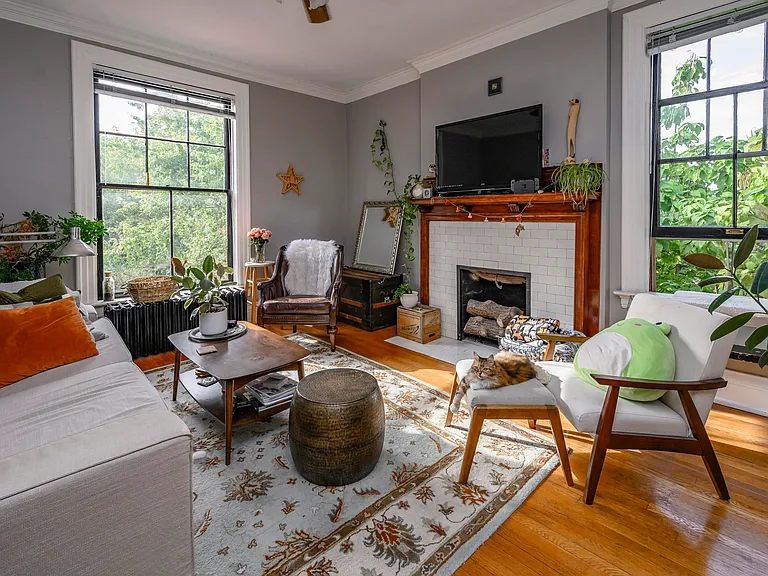 25 Hampton Ct #7 — Photo 12