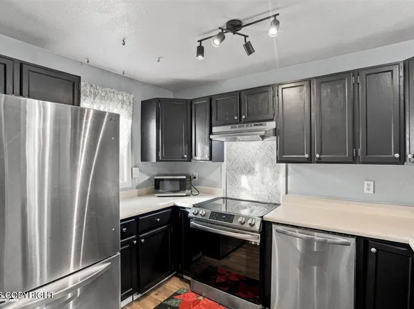 1211 Crow Berry Cir, Anchorage, AK 99515