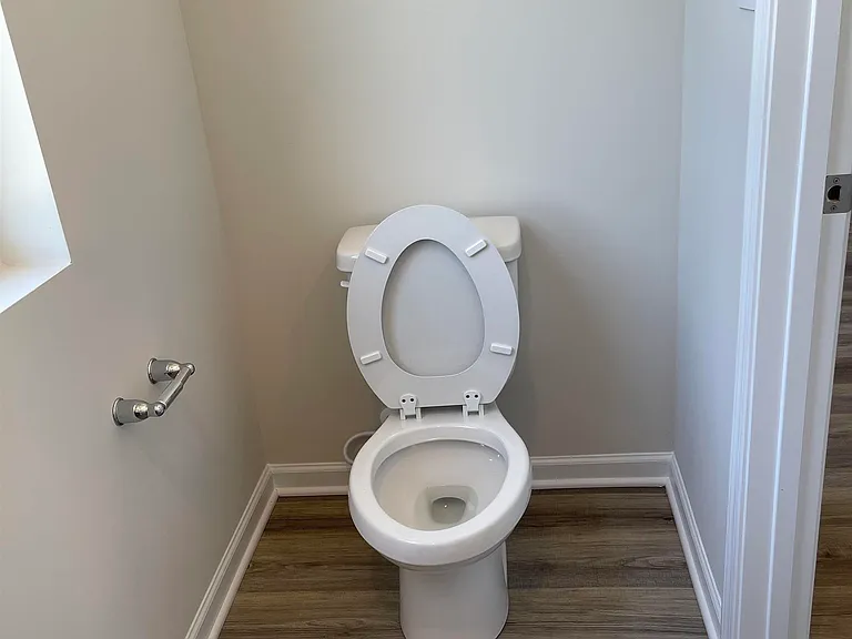 747 Hardman Dr — Photo 18