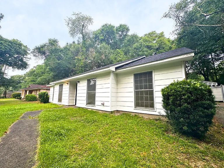 313 Vanderbilt Dr — Photo 4