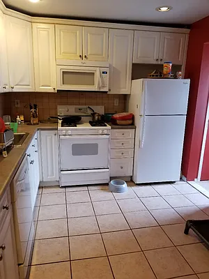 Sold by Bay Sun Realty Inc | media 12