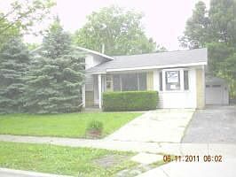 1st image of 118 E Altgeld Ave