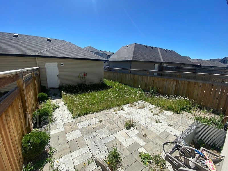 Edmonton Townhouse for rent - 3 Bedrooms — photo 2