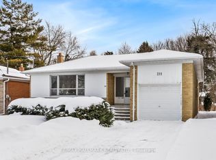 211 Newton Dr, Toronto, ON M2M2P2