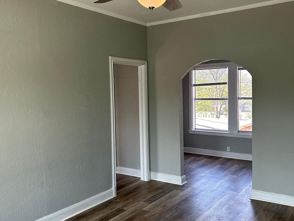 1st image of 403 W Hollywood Ave APT 3