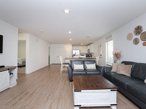 3rd image of 3019 Twisted Myrtle Dr