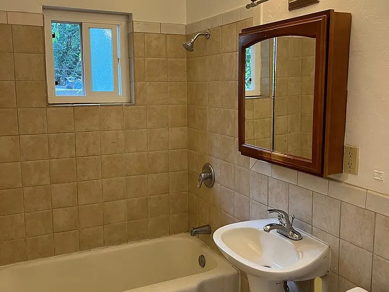 D Street Apartments — Photo 13