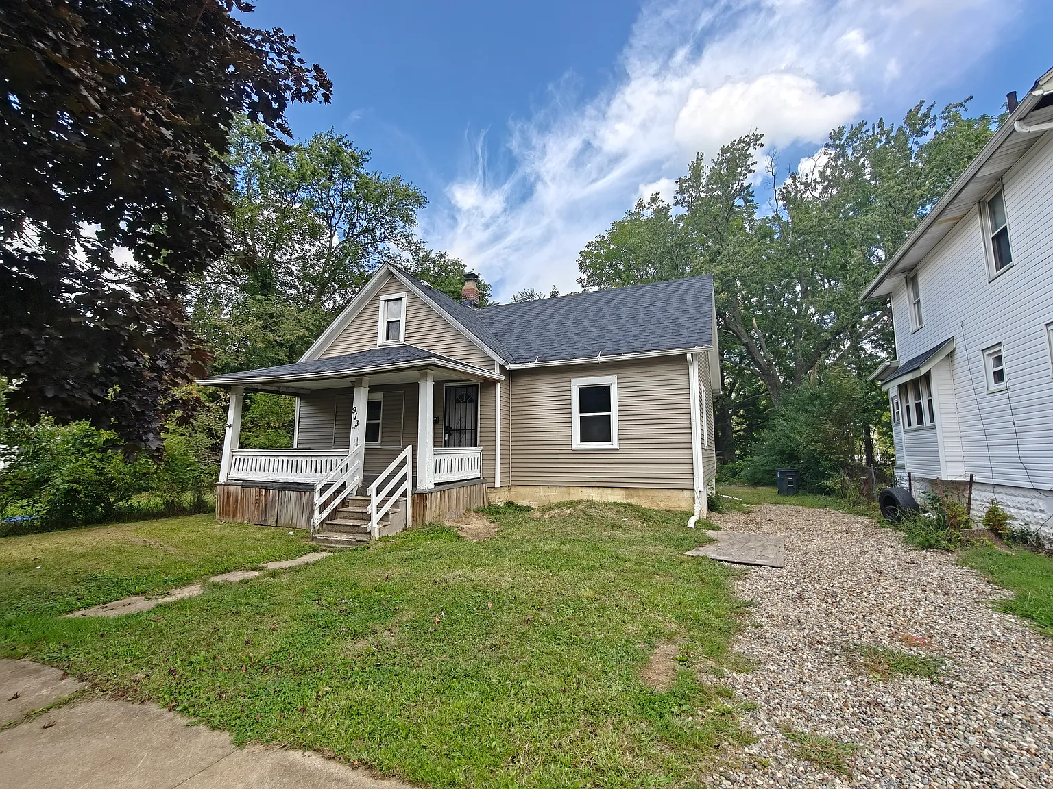 3 bed, 1.5 bath, 788 sqft, $1,200 — Photo 1