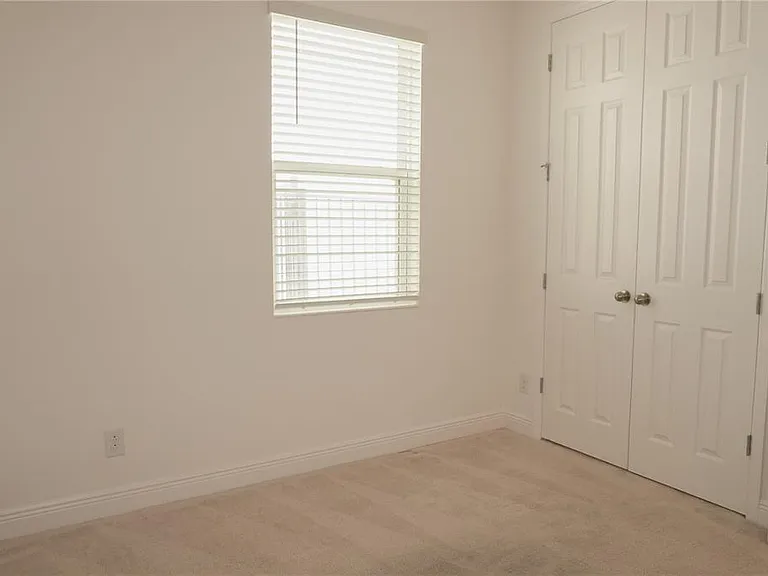 4909 Olivia Ct — Photo 20