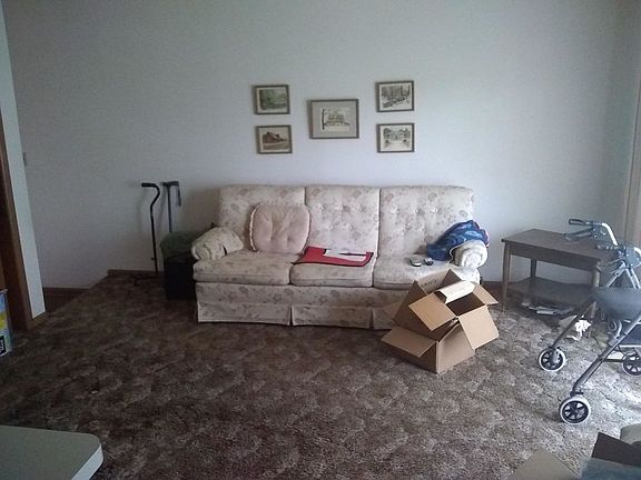 5th image of 209 Oak Hill Ct