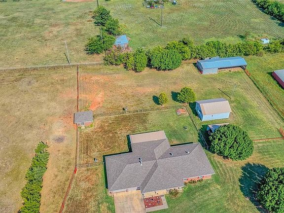 2nd image of 4900 SE 110th St