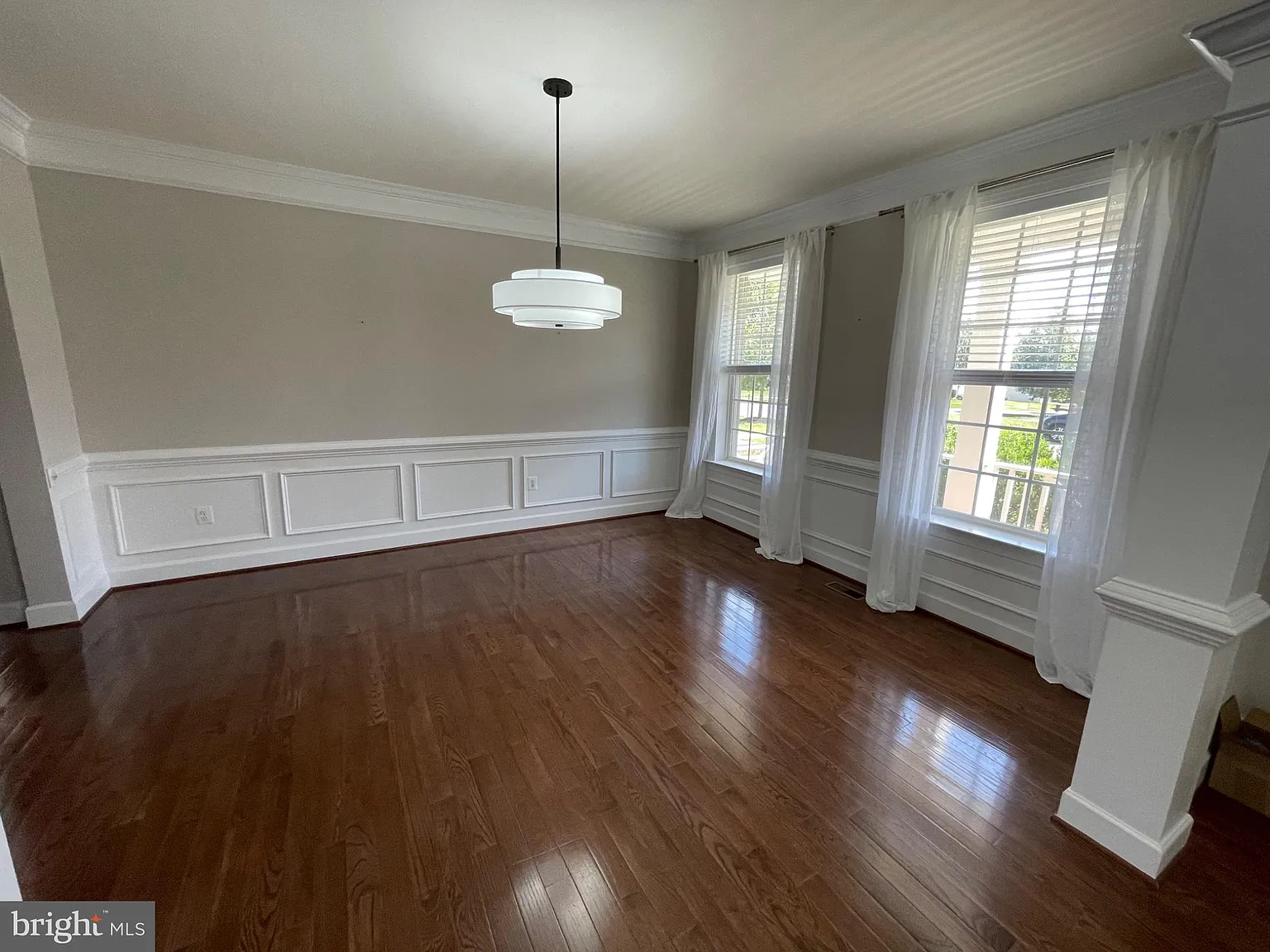 4 bed, 3.5 bath, 3336 sqft, $5,000 — Photo 3