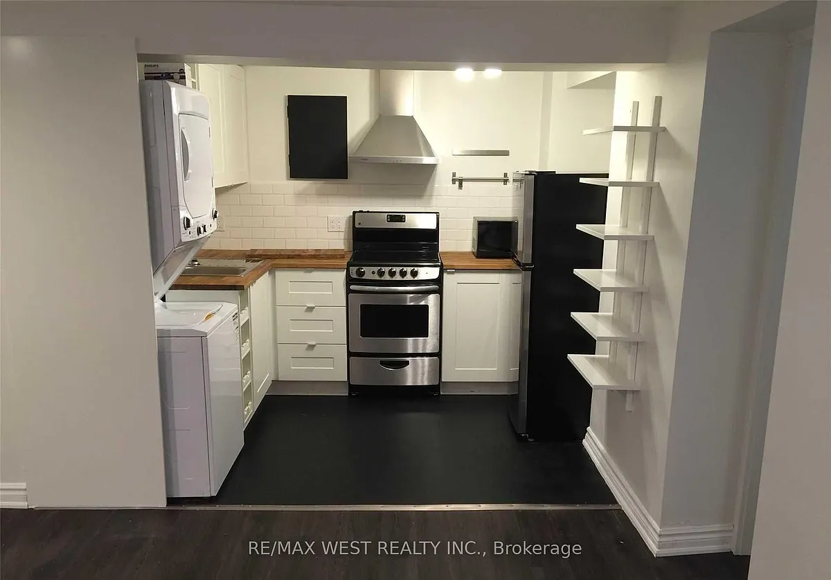 Building Photo - 152 Dowling Ave #4
