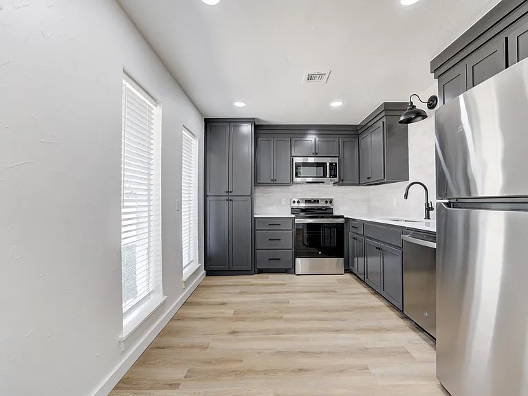 2212 Donna Dr — Photo 13
