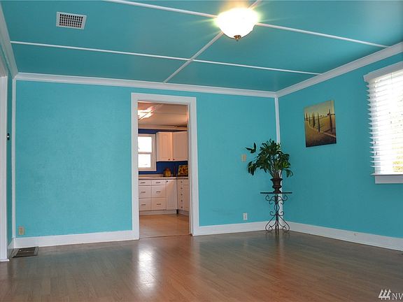 3rd image of 2980 40th Ave NE