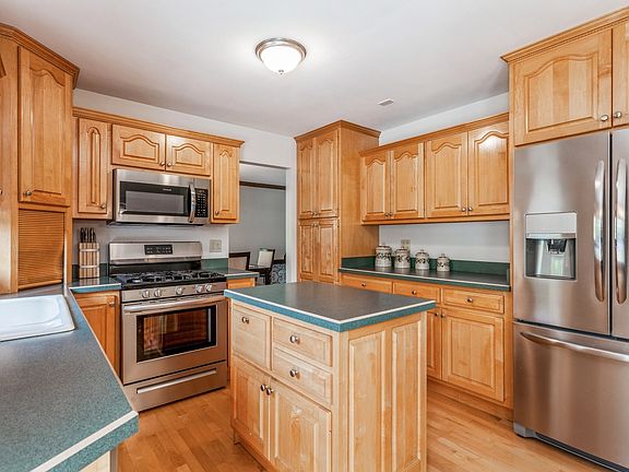 5th image of 15419 Patrick Ct