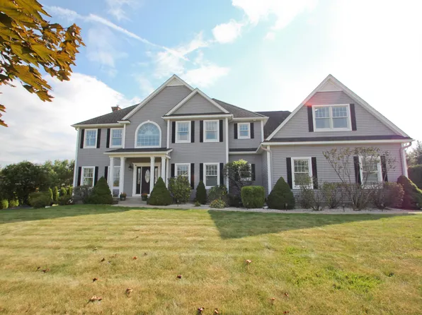 30 Lise Circle, Suffield, CT 06078